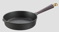 Cast iron serving pan / deep pan Ø 25 cm with black wooden handle ash & brass knob, high edge 6 cm Skeppshult 0250TSM
