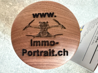 Logogravur auf Kräutermühle max 5x5cm (gewünschtes Logoformat: .png, .jpg, .eps, .svg)